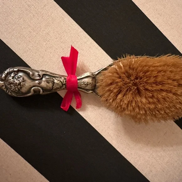 Art Nouveau Silver Hairbrush - Picture 6 of 7